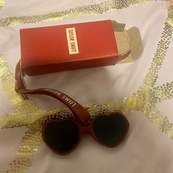 Taylor Swift 22 Sunglasses Ornament - Picture 1 of 1